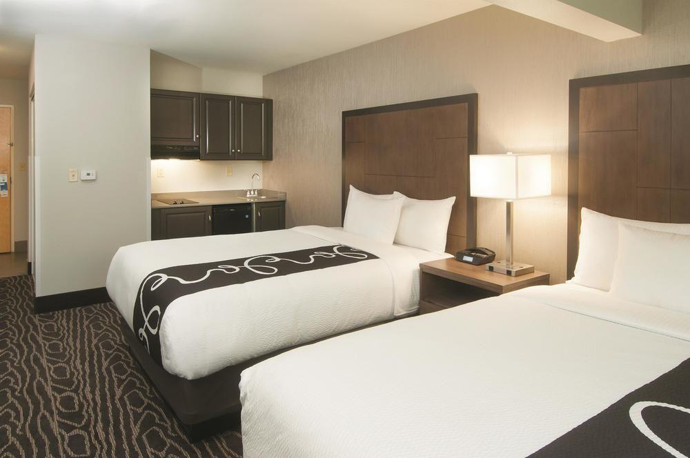 La Quinta By Wyndham Fairbanks Airport Hotel Exterior photo