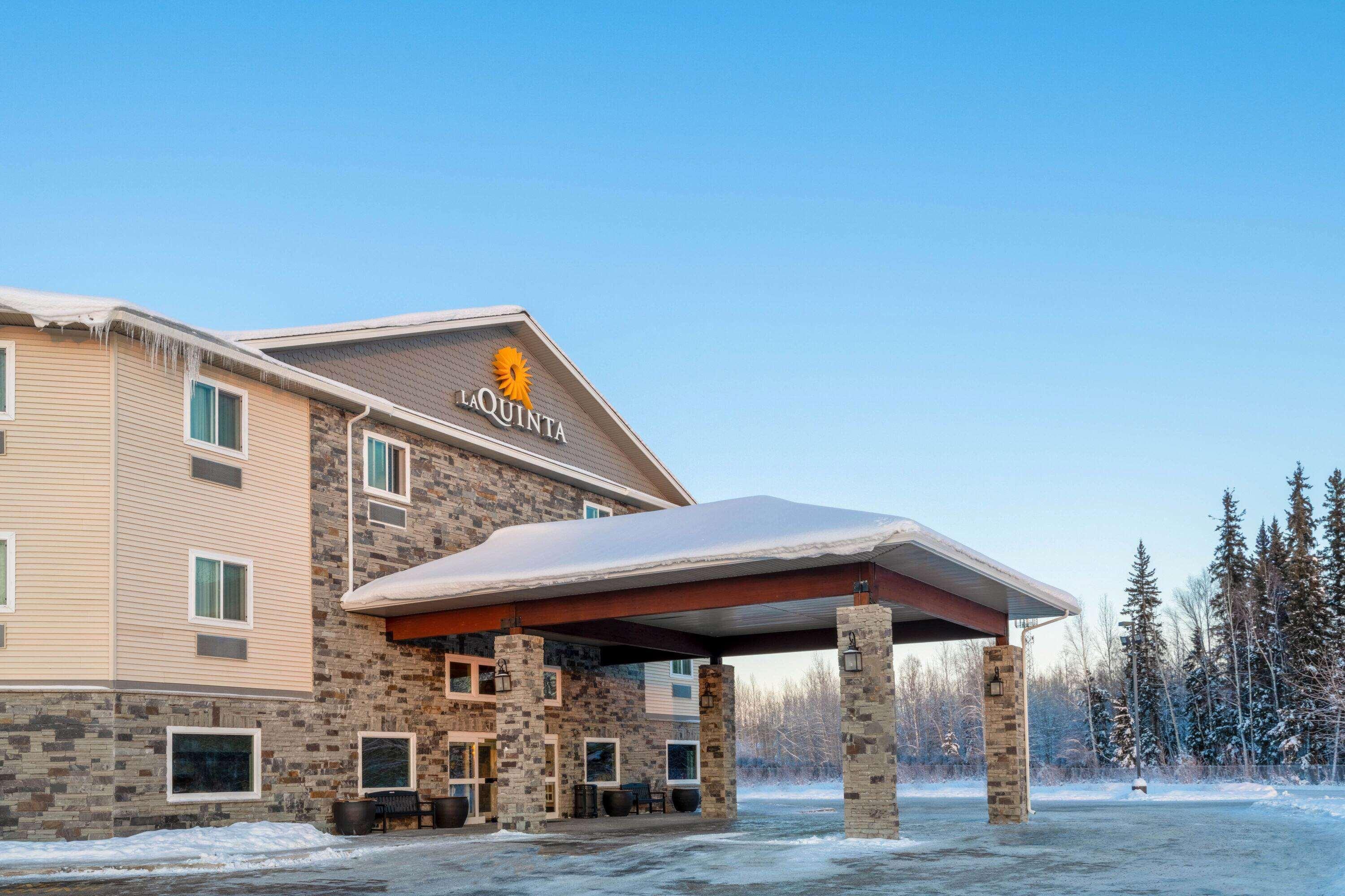 La Quinta By Wyndham Fairbanks Airport Hotel Exterior photo