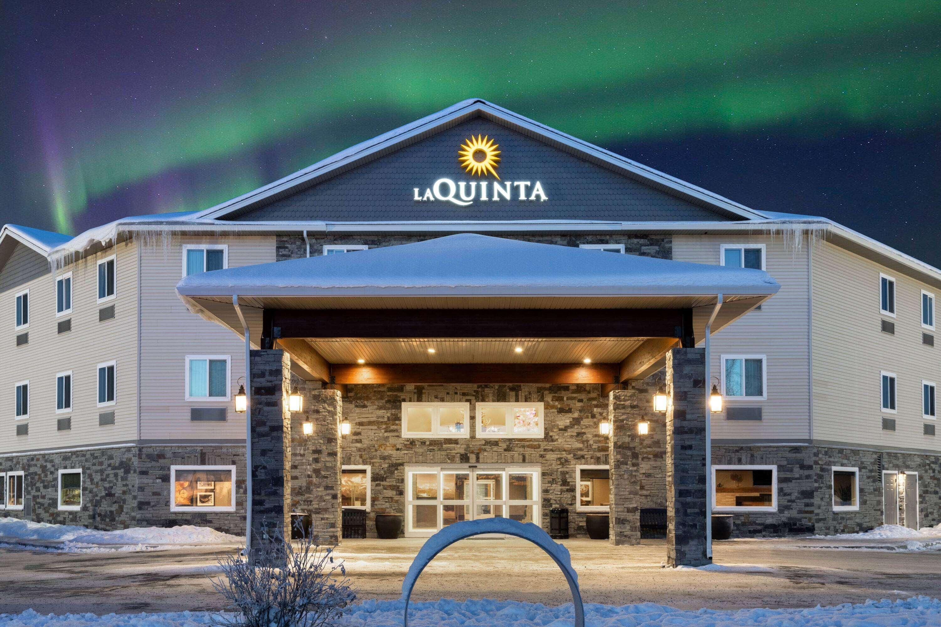 La Quinta By Wyndham Fairbanks Airport Hotel Exterior photo