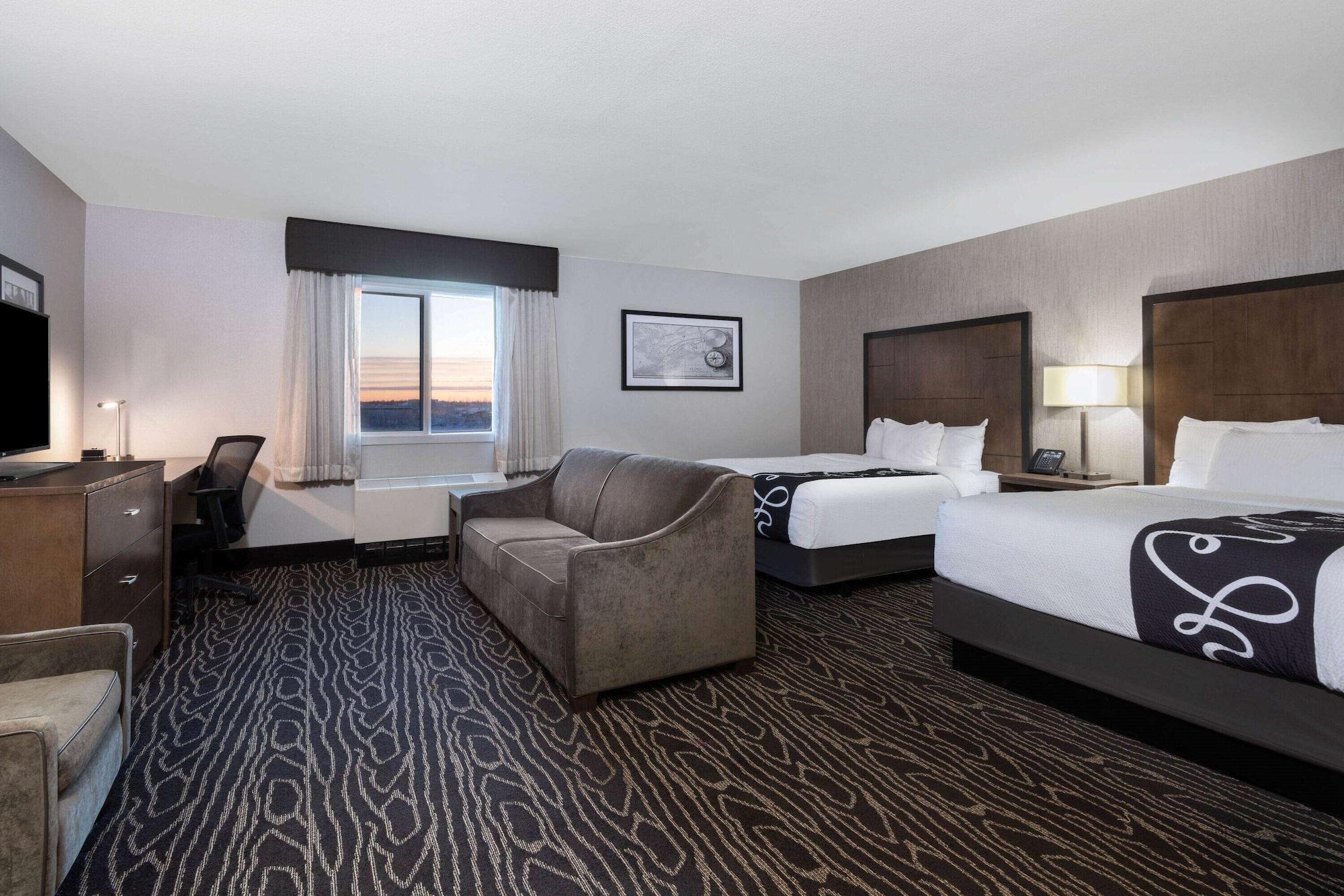 La Quinta By Wyndham Fairbanks Airport Hotel Exterior photo