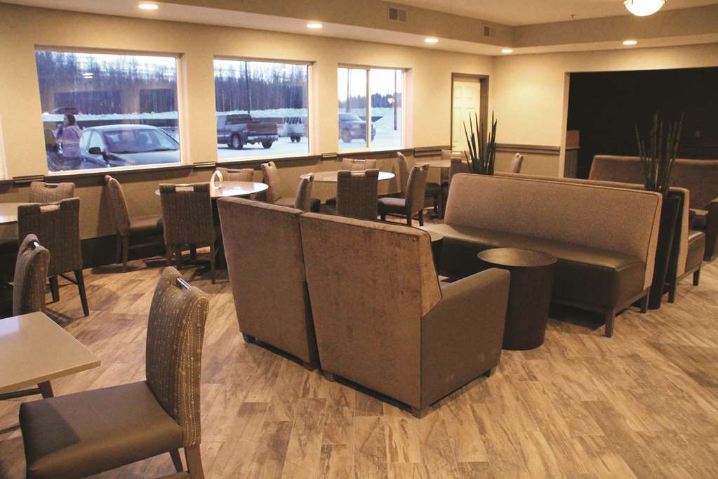 La Quinta By Wyndham Fairbanks Airport Hotel Interior photo