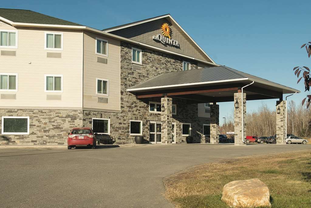 La Quinta By Wyndham Fairbanks Airport Hotel Exterior photo